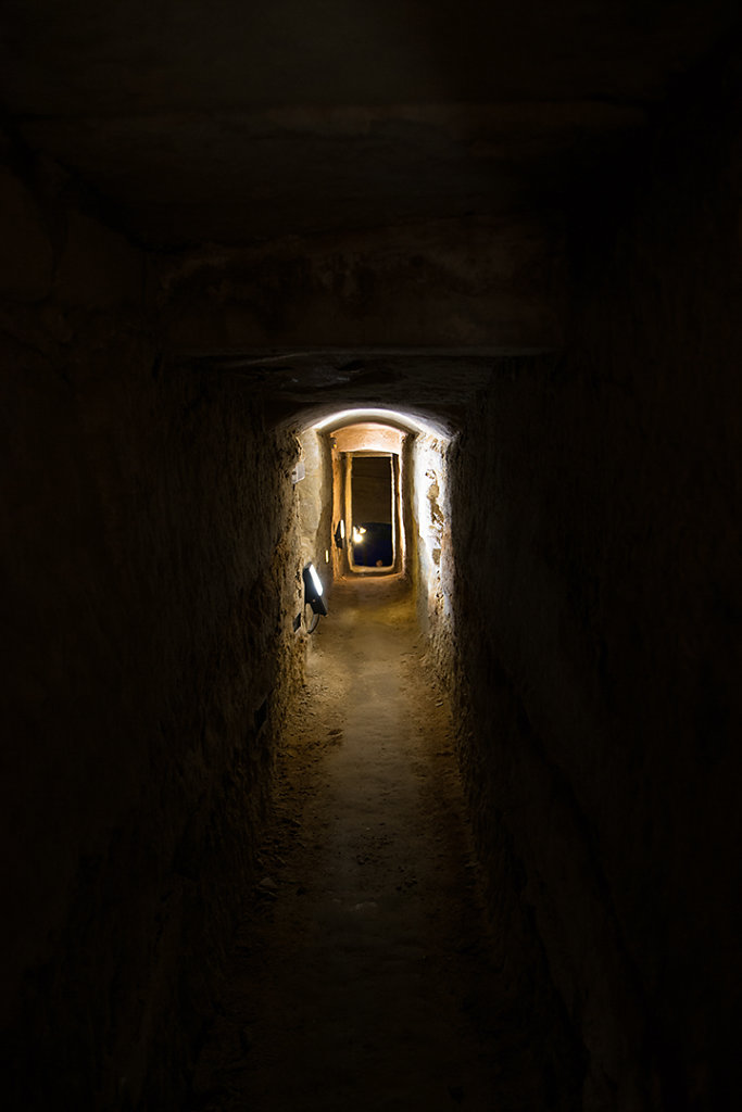 Dark tunnel